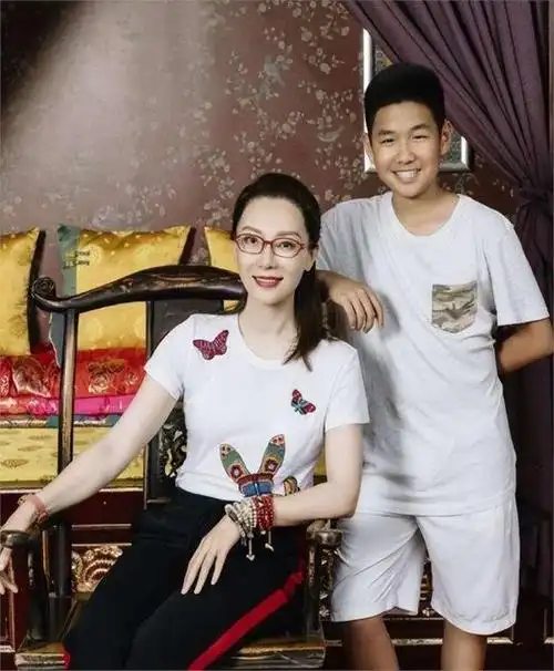 不傍大款,不滥情,个个清白干净,这6位女演员堪称"清流"