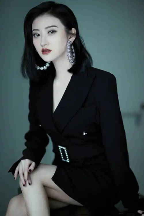 景甜贵气穿搭教程在线示范西装搭配比司藤还要美