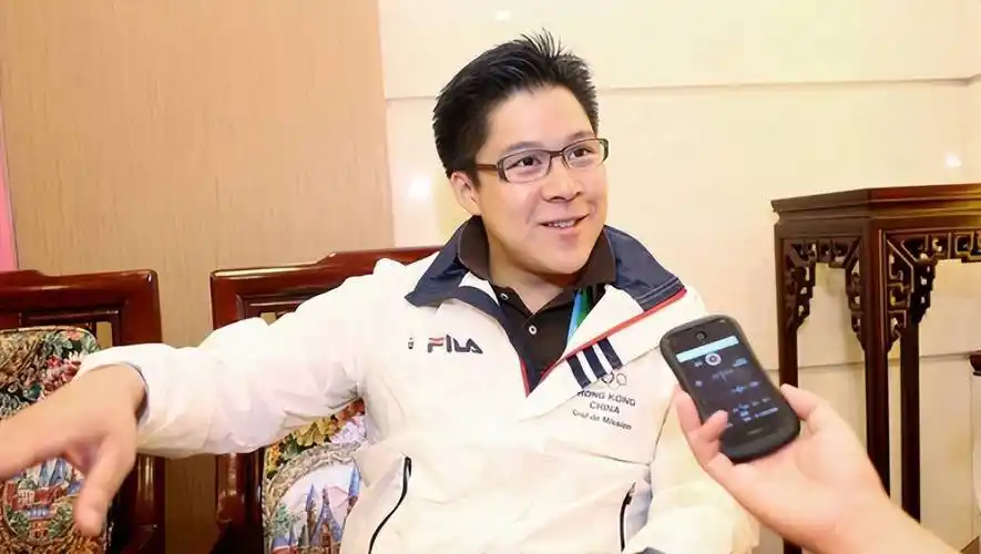 霍启刚在北京参会后,回到香港立刻开分享会,连千亿富豪都参加了_内地