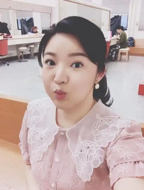 熟女张幼楒喜欢自拍