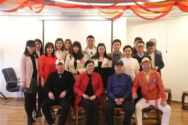 影星林京来担任金丝带单身俱乐部第二十九期春天的约会主持人