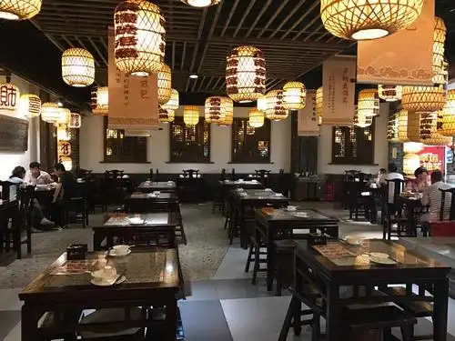 来过多次环境好菜品也好吃装修感觉上和南京大排档有点像但是菜的样式