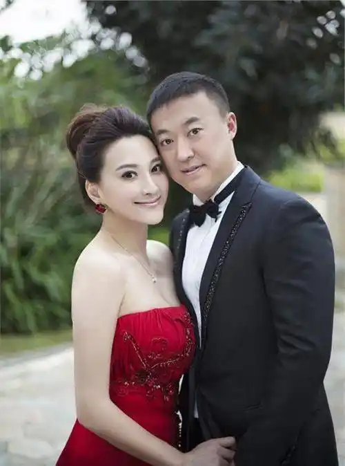 世界冠军马琳,与前妻离婚赔千万,现任妻子很漂亮,儿子已经3岁_张宁益