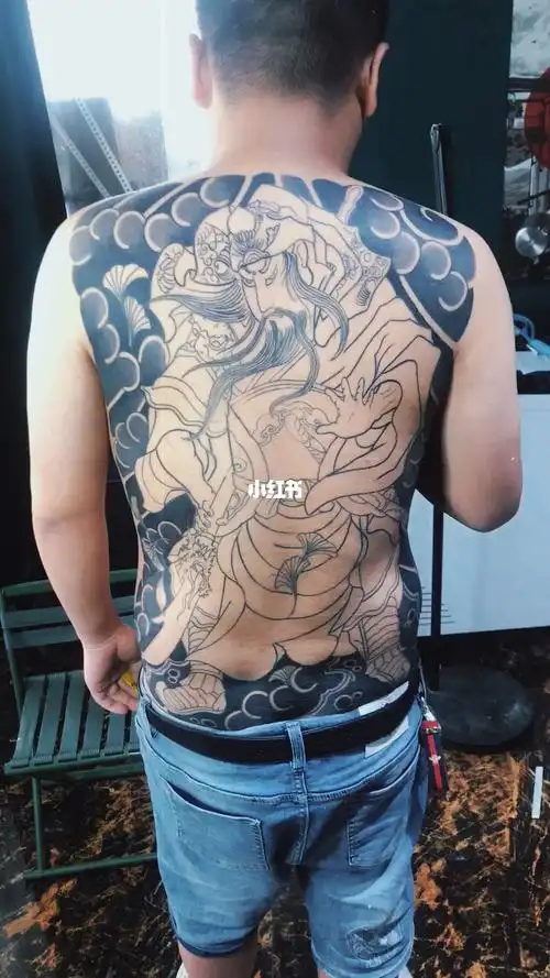 老传统满背关公