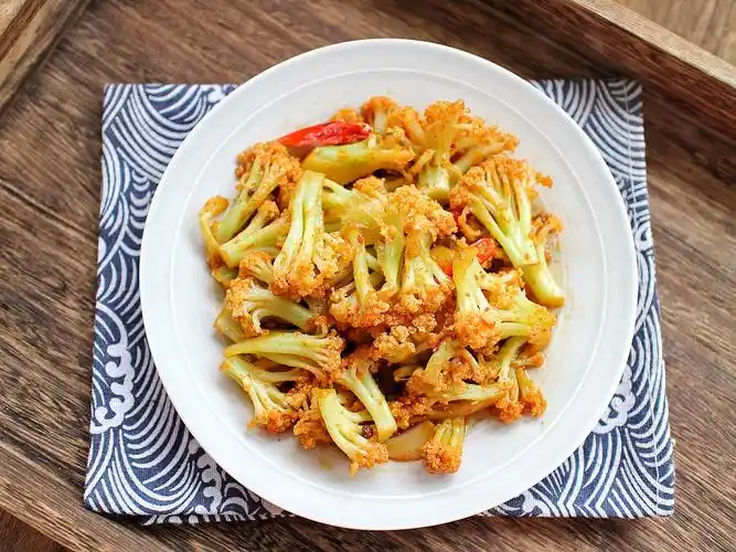 花菜这做法,我一人能吃一盘,又麻又辣,下饭下酒都美味,真香