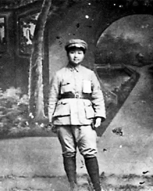 她是团员也是革命军队中第一个女英雄