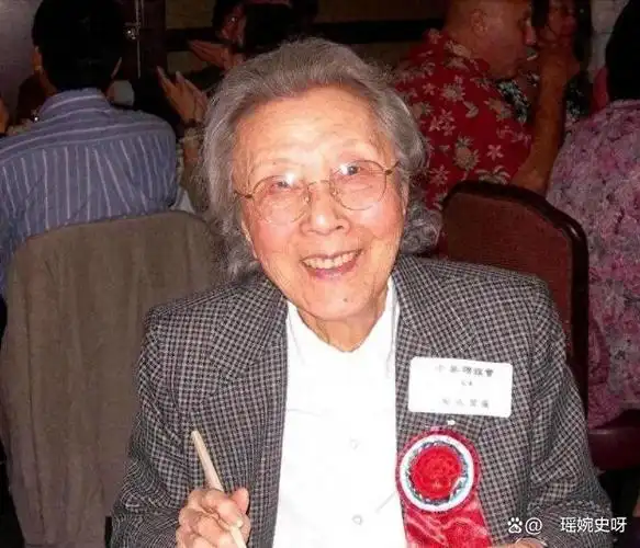 而在这11人中,为人熟知的有发妻于凤至,随军夫人谷瑞玉,小妹赵一荻