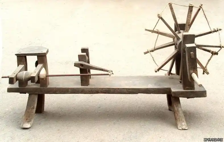 展开全部 手工制作棉线的工具是纺线车,用纺线车制作的棉线在织布机