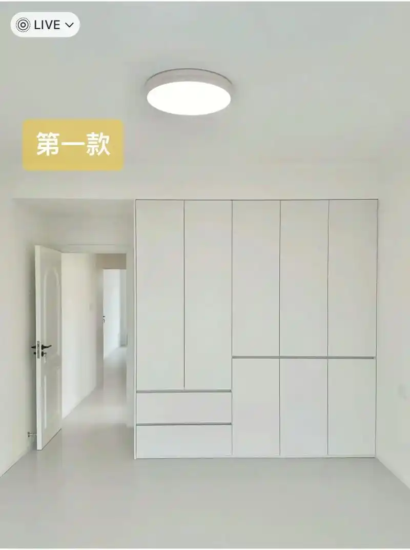 五门的卧室衣柜怎么选?#卧室衣柜怎么做好看又实用 #装修 #