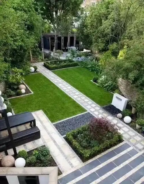 别墅私家庭院装修设计效果图这是一个别墅私家花园的俯视图,实景图中