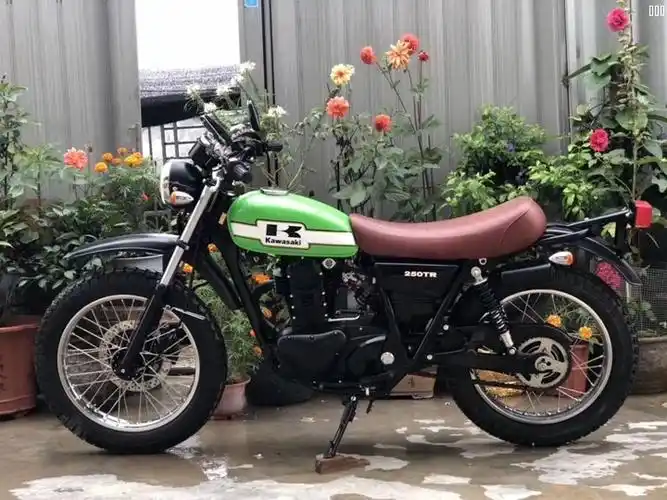 新款 电喷四冲程 复古kawasaki 川崎tr250