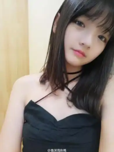 18岁女主播草粉直播圈到底怎么了