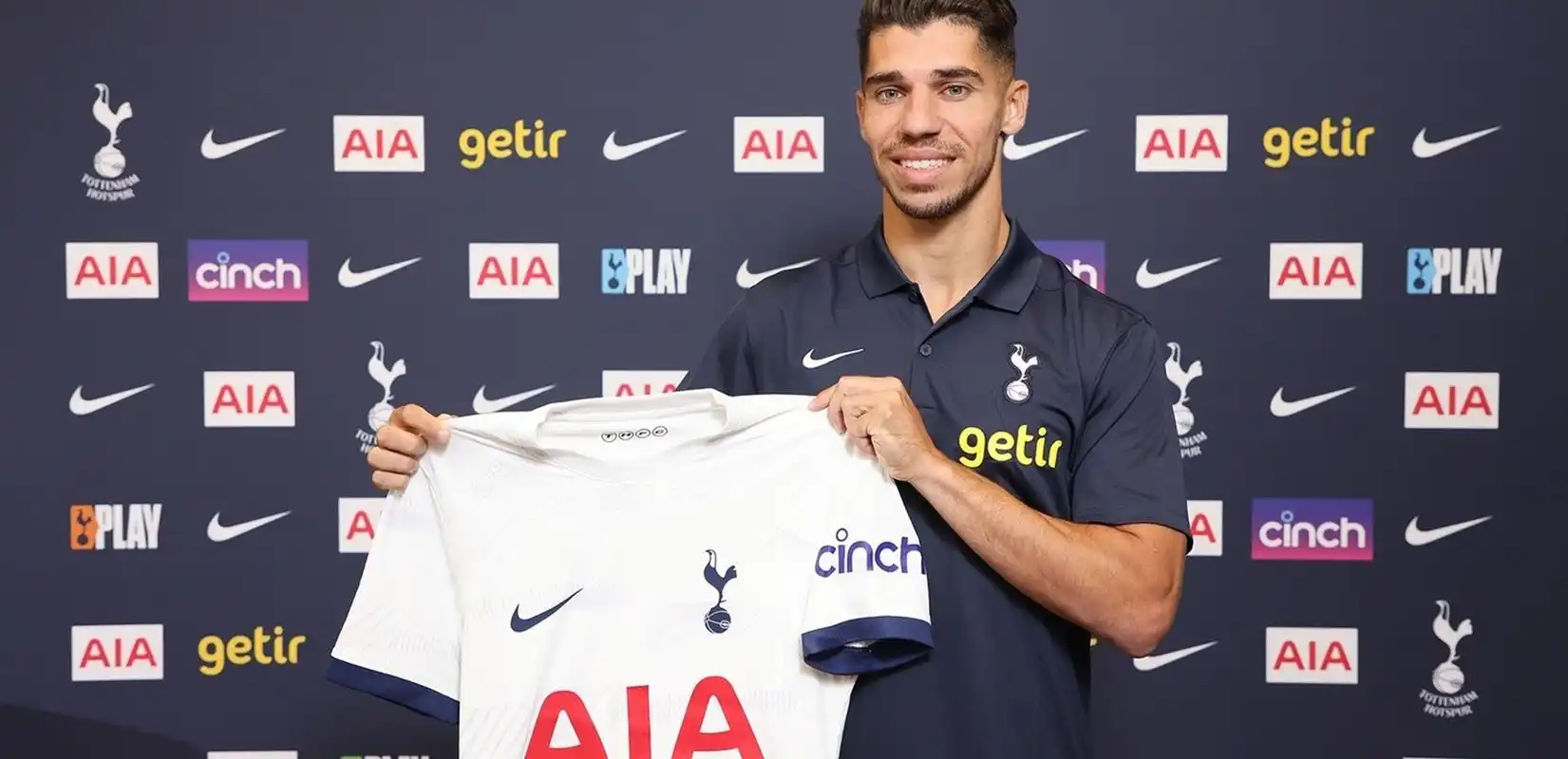 官方消息,热刺免签23岁以色列边锋马诺-所罗门,双方签约至2028年.