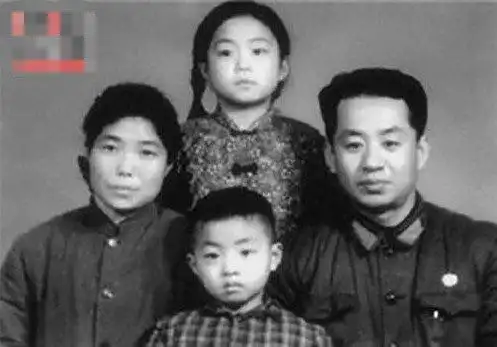 28岁决定变性金星的父母有何反应? 爸爸骄傲妈妈一句话把人说笑了