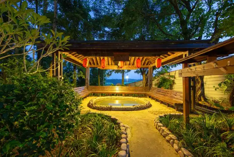 温泉亲亲鱼疗门票成人票78元尚天然花海温泉小镇周末节假日不加价