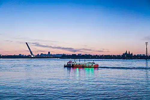 黑龙江省哈尔滨市松花江外滩全景