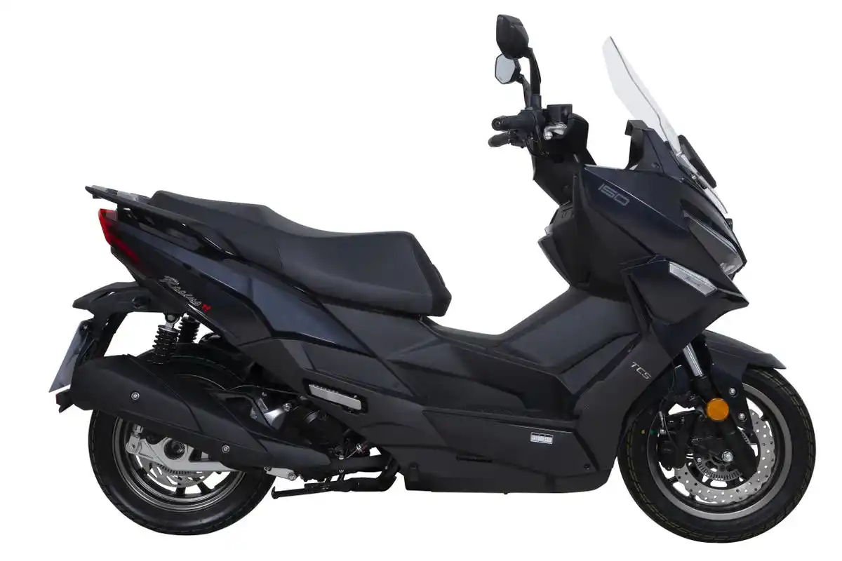 新车上市踏板摩托,光阳racingh 150,运动气根本息盖不住!