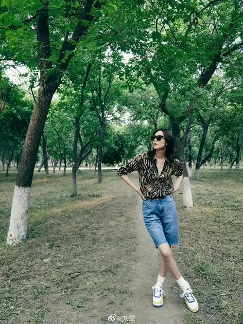 夏日穿搭  #刘雯穿搭  #刘雯  #街拍