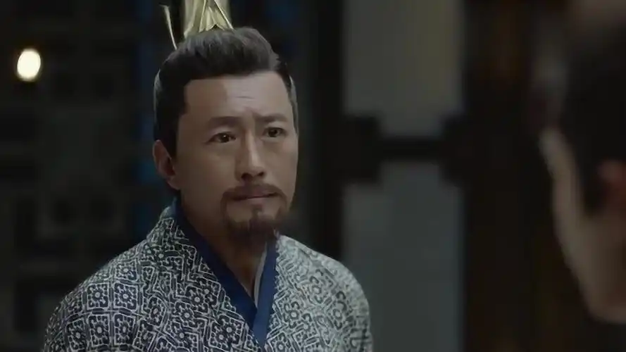 庆余年范建劝范闲为李云睿求情大半夜的搞起了知心爹爹栏目