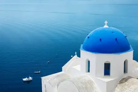 圣托里尼的蓝色和白色照片