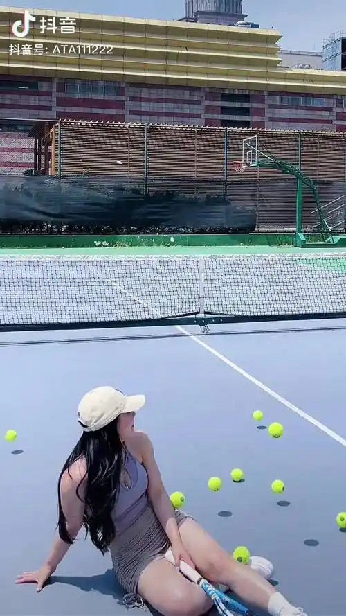 每个人都有一个疯狂的永不停歇的教练网球网球训练小辣椒j3