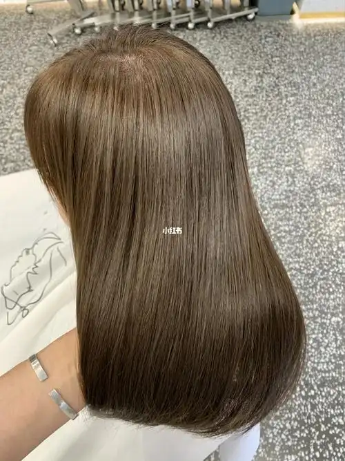 夏季让你瞬间变温柔的栗子发色栗子色介