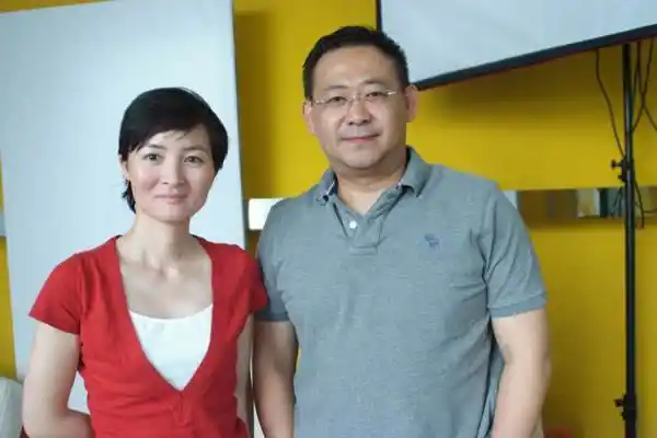 52岁姜武旅居四川小县城与娇妻宋妍齐变胖夫妻恩爱36年不变心