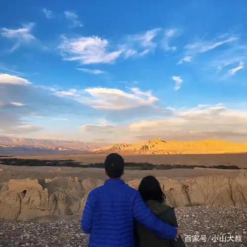 情侣不会拍照?马上学会这几招,背影照也能拍得很好看!