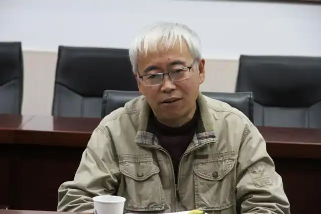 校党委副书记卢志米,党委委员,宣传部长陈国峰以及来自全校各个专业的