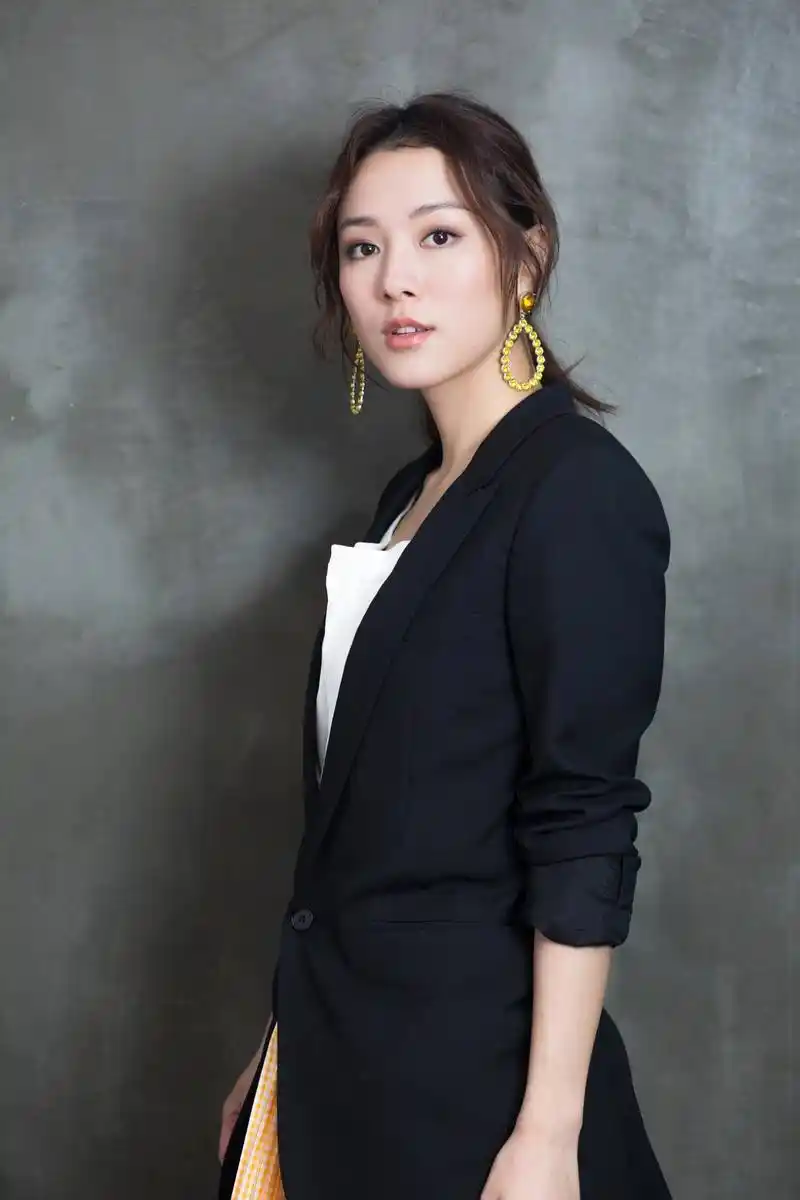 美女王敏奕接受专访,清新自然look靓丽大方,甜美可爱!