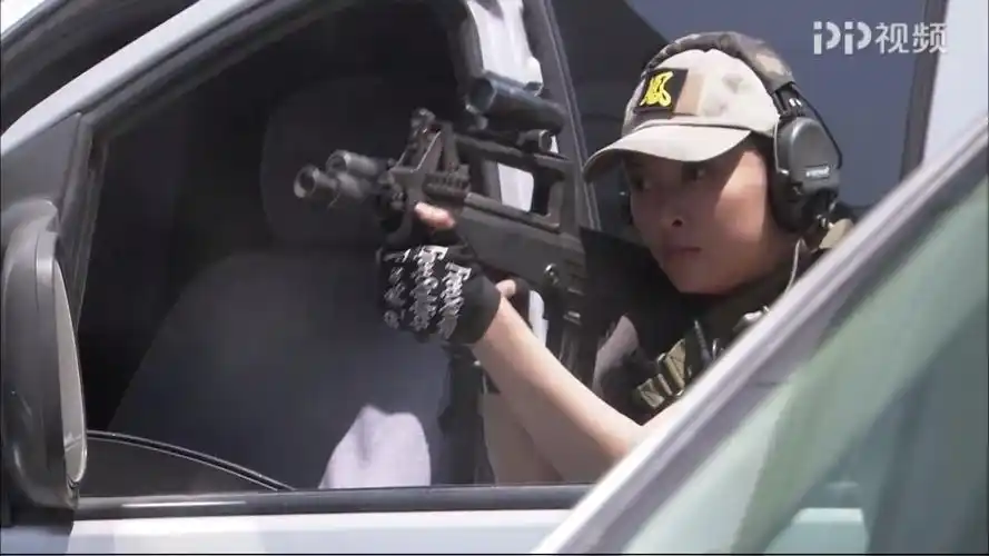 特种兵火凤凰,欧阳倩饰演者美女童苡萱图片欣赏