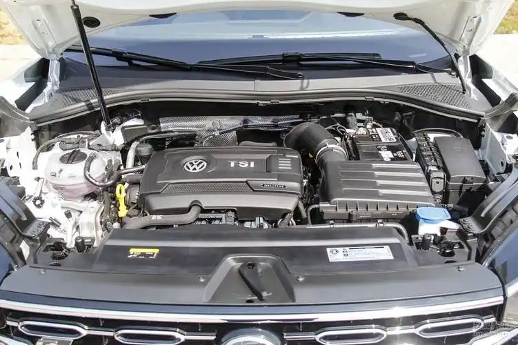 2019款大众探岳380tsi四驱rline发动机特写