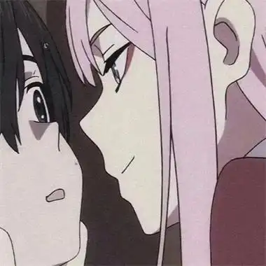 一左一右可爱日系动漫情侣头像