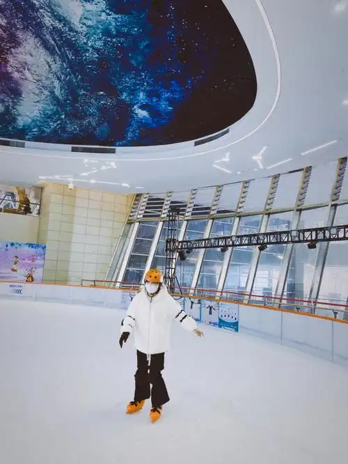 滑冰大悦城冰世界