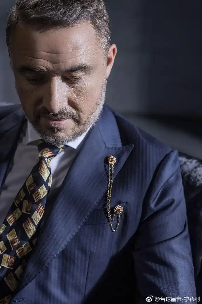 48岁亨德利拍写真尽显大叔魅力_高清图集_新浪网