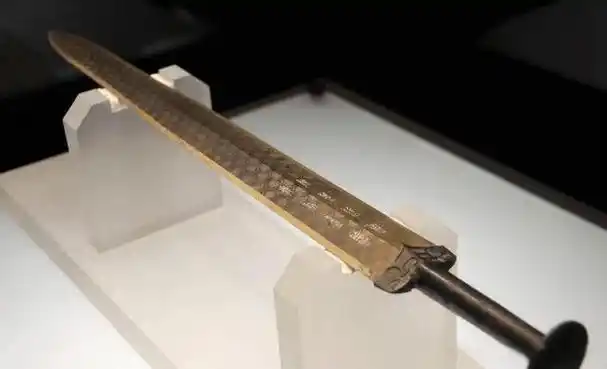 秦始皇兵马俑青铜剑千年不锈之谜的原因?