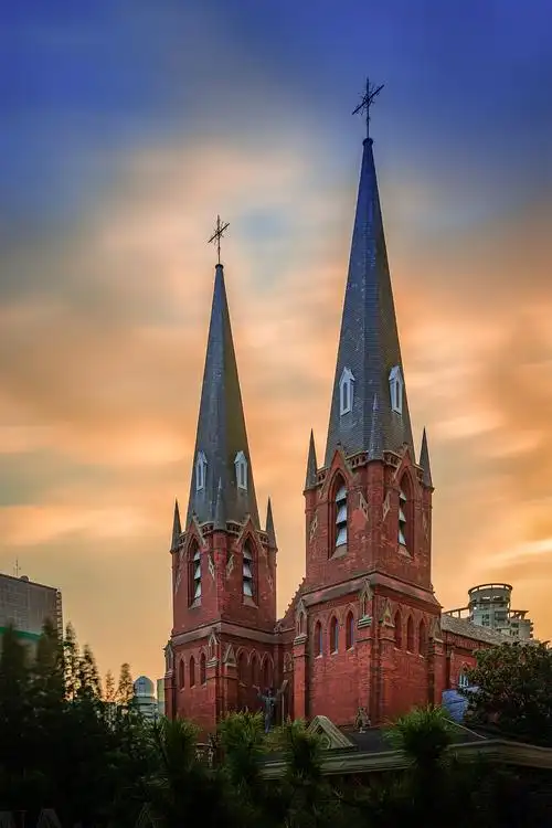 原创香港中国旅游签约摄影师李尧:我镜头里的魔幻城市"上海"(一)