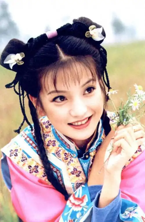 电视剧《还珠格格》中的永琪是一位出色的阿哥,才华横溢,深受乾隆皇帝