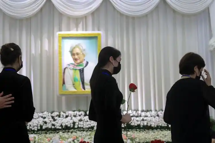 视频| 一代越剧大师王文娟追悼会今日举行,申城戏迷送别"永远的林妹妹