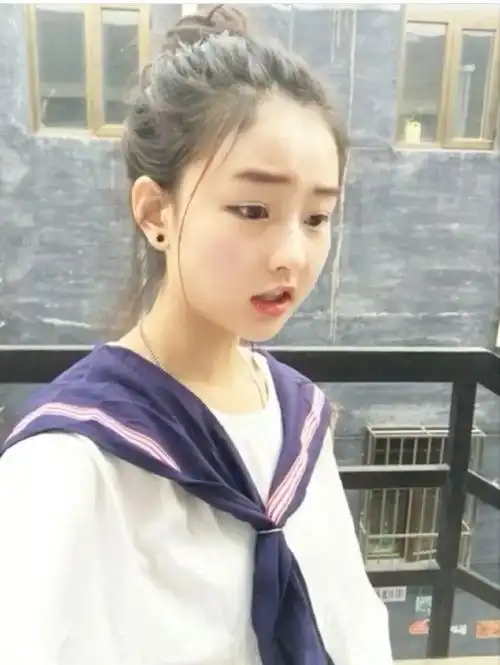 网红圈真人版芭比娃娃,16岁在快手走红成为一姐,为了瘦吃毒蘑菇_孙晨