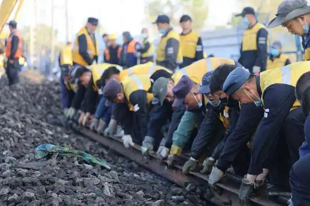 7月上旬以来,东北地区迎来持续高温天气,辽宁,吉林多地持续发布高温