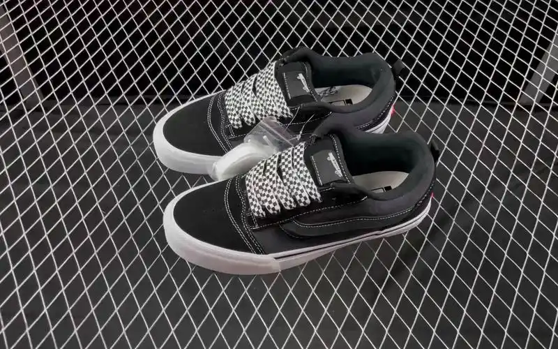 休闲鞋最新测评-vans knu skool 面包鞋 黑白低帮休闲板鞋莆田鞋 vn