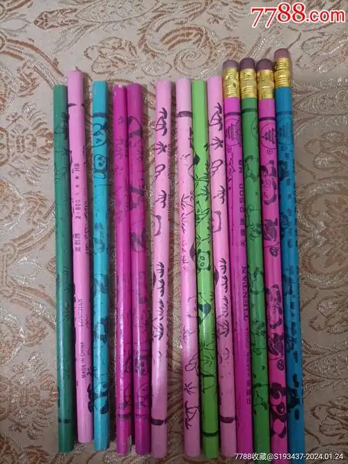 12只熊猫图案玩具铅笔出售