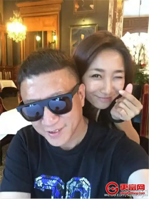 在外风光无限,在家却把老婆宠上天,这样的男人请给我来一打好吗?