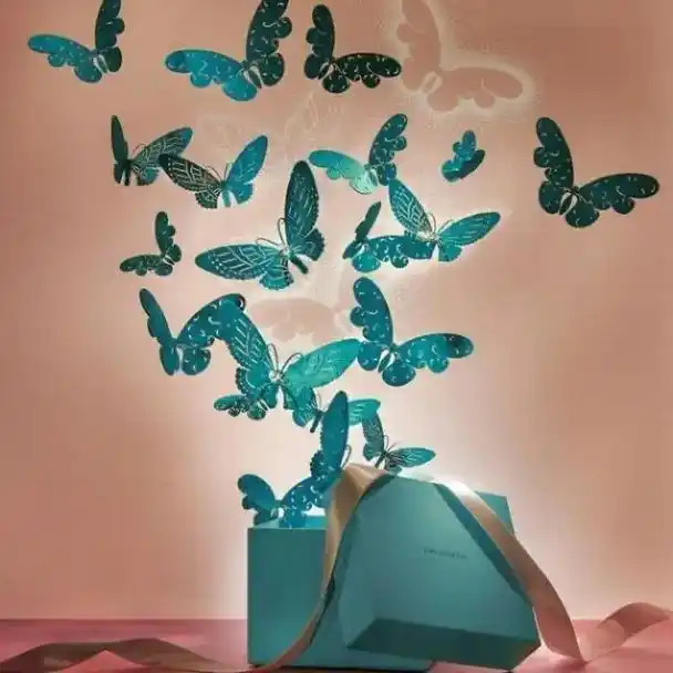 抖音图文来了 以蝴蝶元素展开的配饰橱窗设计创意,#美学陈列 - 抖音