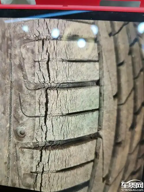 一汽大众troc探歌韩泰轮胎有裂纹