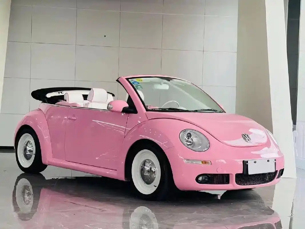 粉色敞篷甲壳虫 新到大众甲壳虫敞篷,粉嫩粉嫩的,全车升级了豪华改装.