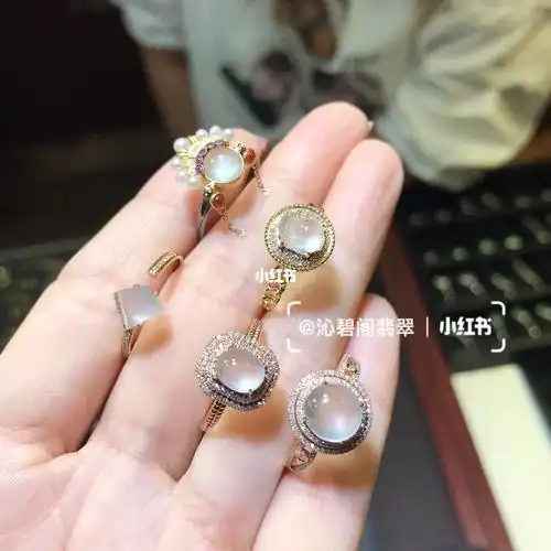 18k金镶嵌翡翠戒指款式合集