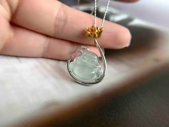 翡翠吊坠 翡翠佛公吊坠 莲花扣头