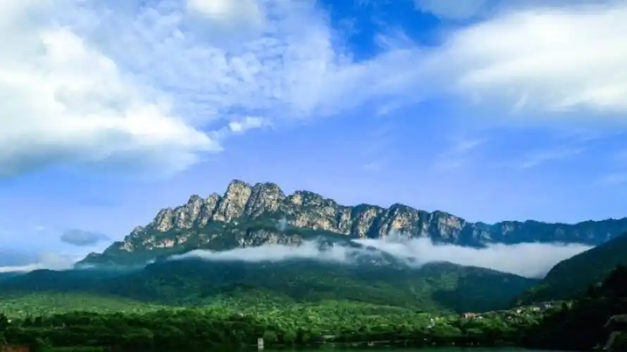 巍巍庐山五老峰(图片来自网络)